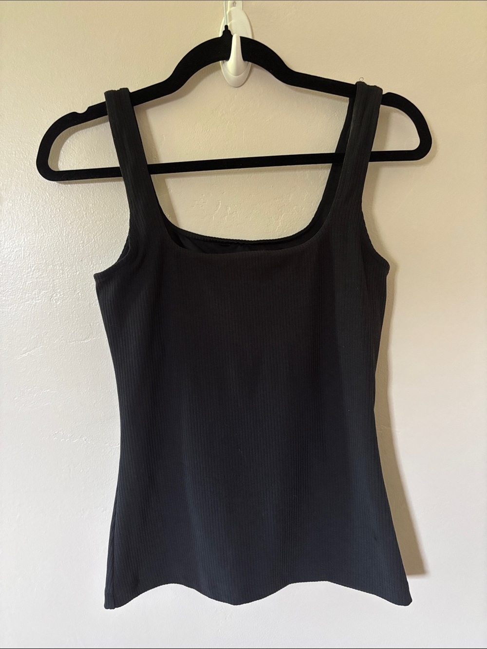 ALO Ribbed Minimalist Tank - Picture 2 of 5